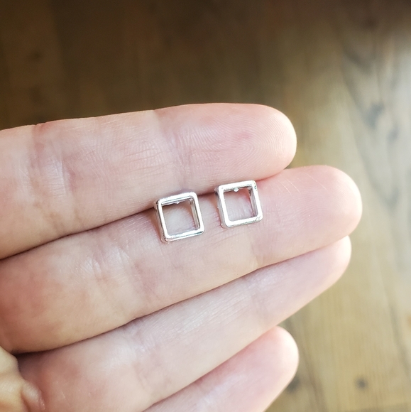 NWOT Tiny Silver Square Stud Earrings - Picture 3 of 10